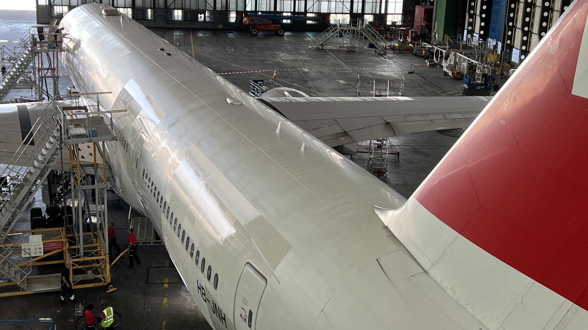 Lufthansa Technik to provide total component support for SWISS' A350 fleet
