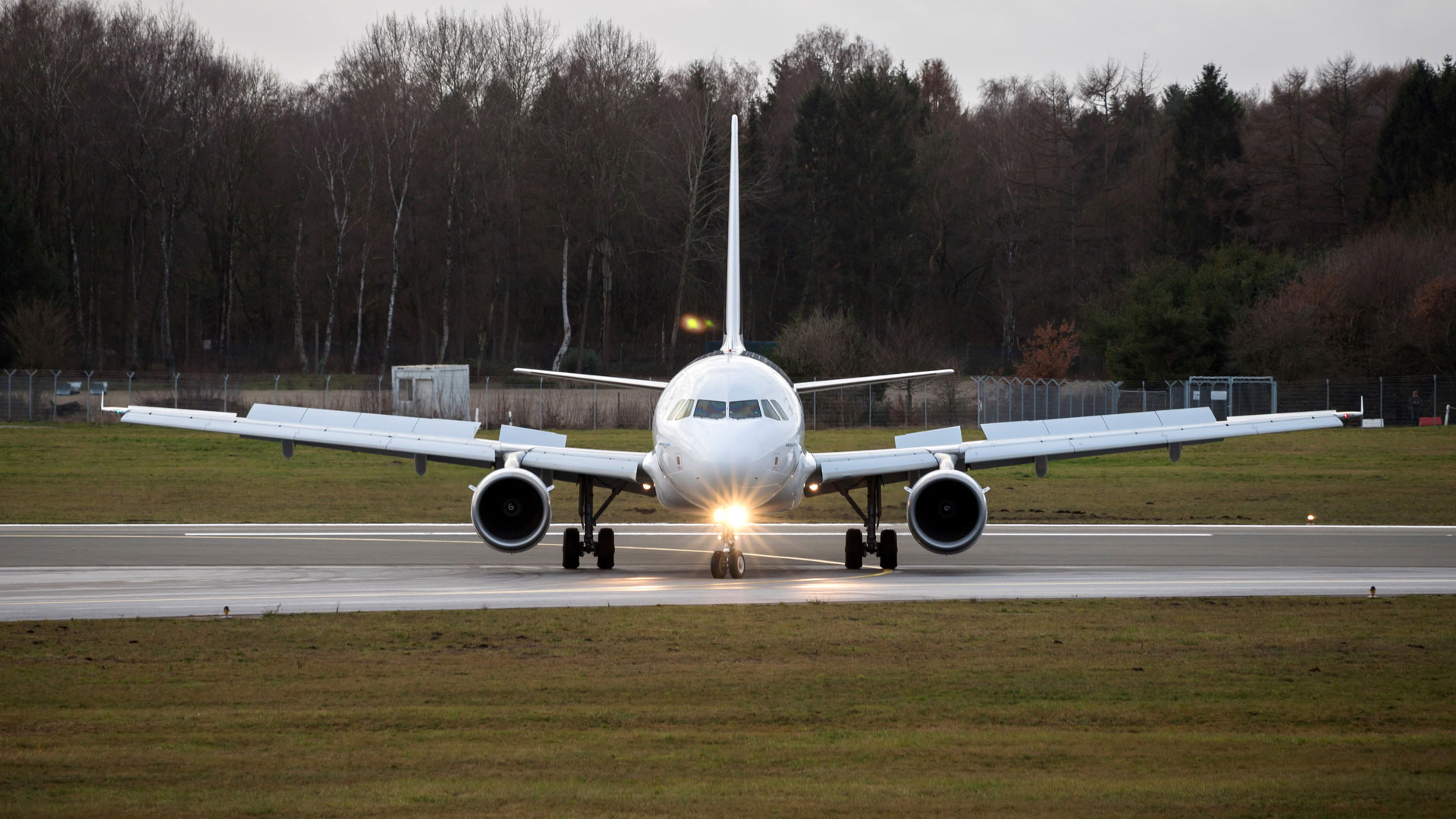 AerFin acquires one A318