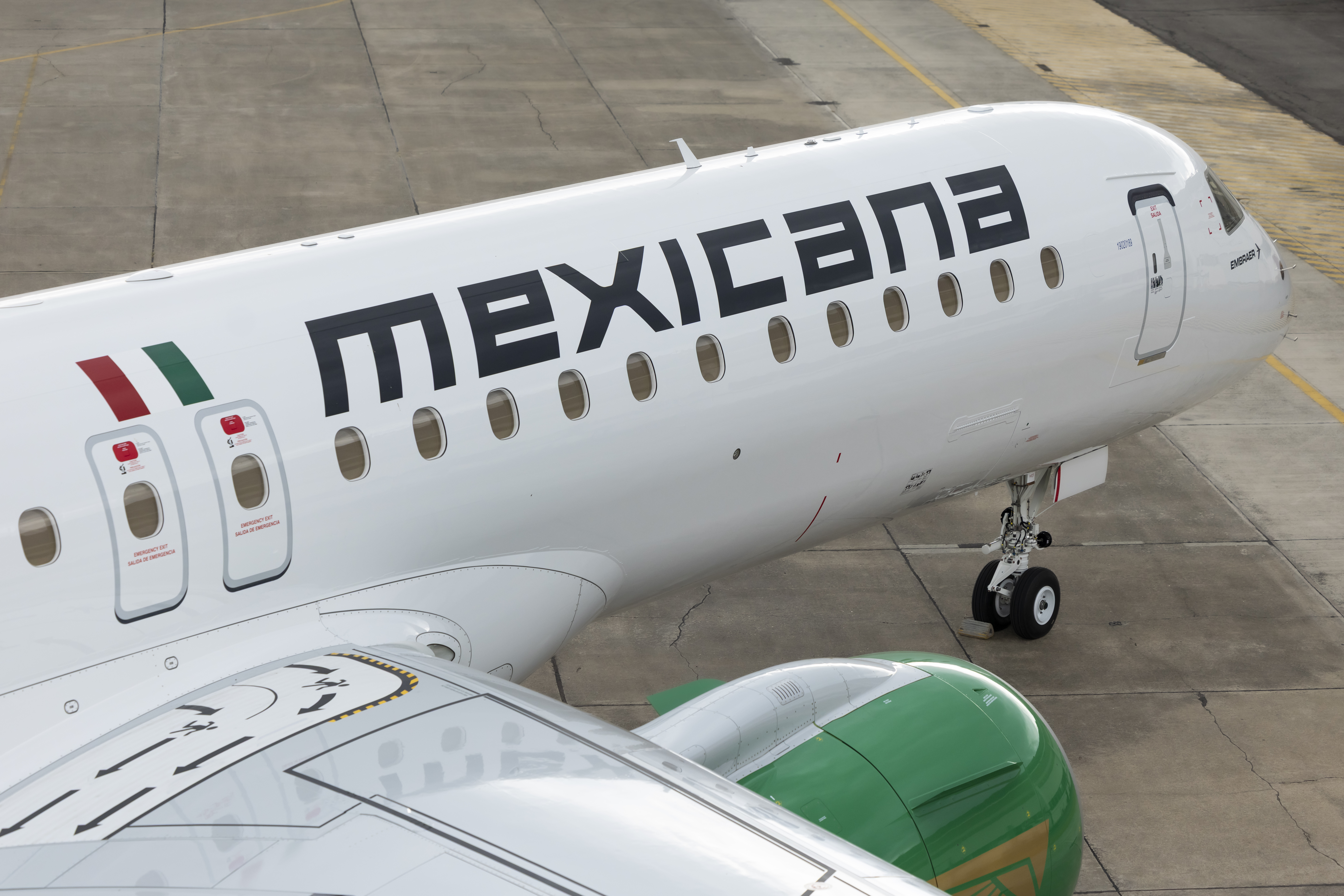 Mexicana receives first E2 jet