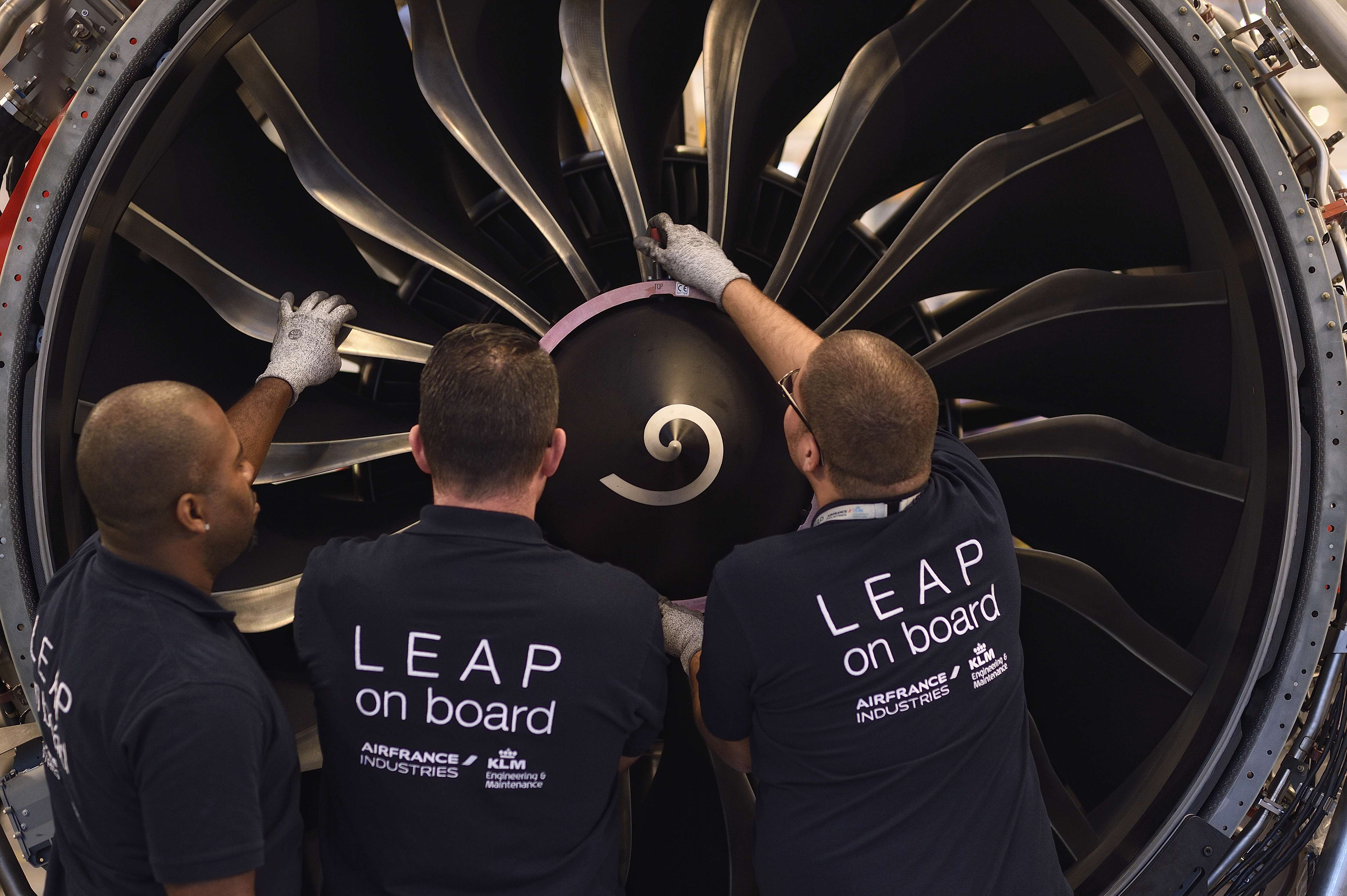 AFI KLM E&M and SalamAir sign new LEAP-1A engine support agreement