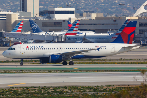 US transport secretary signals openness to airline consolidation