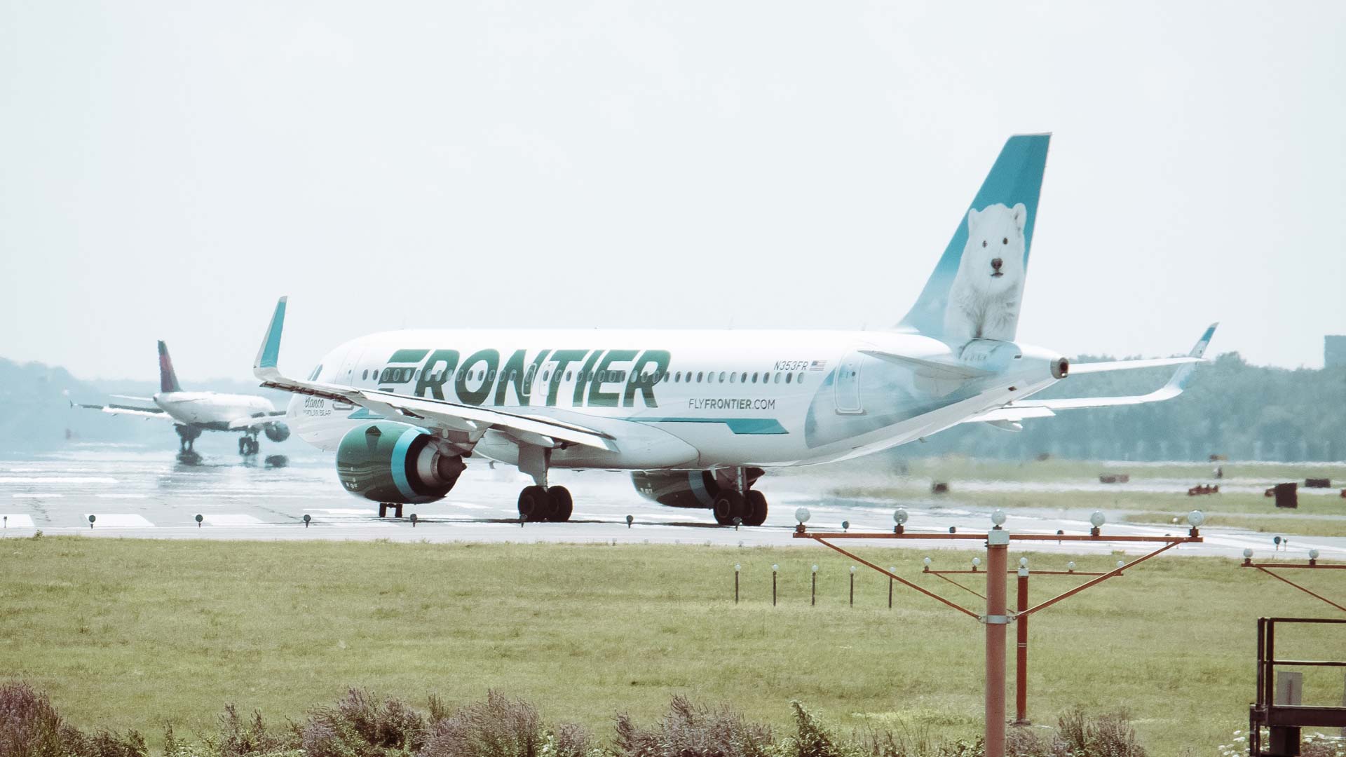 Frontier takes delivery of one A321neo, completing lease agreement with AerCap