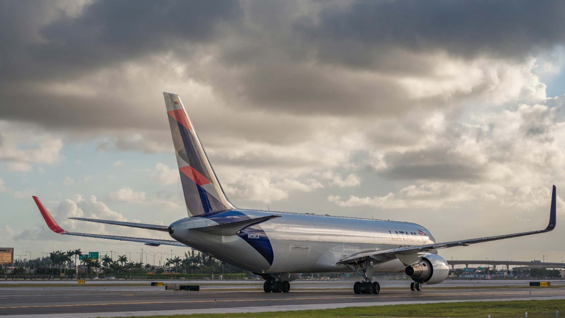 LATAM expands Miami-Sao Jose dos Campos cargo route