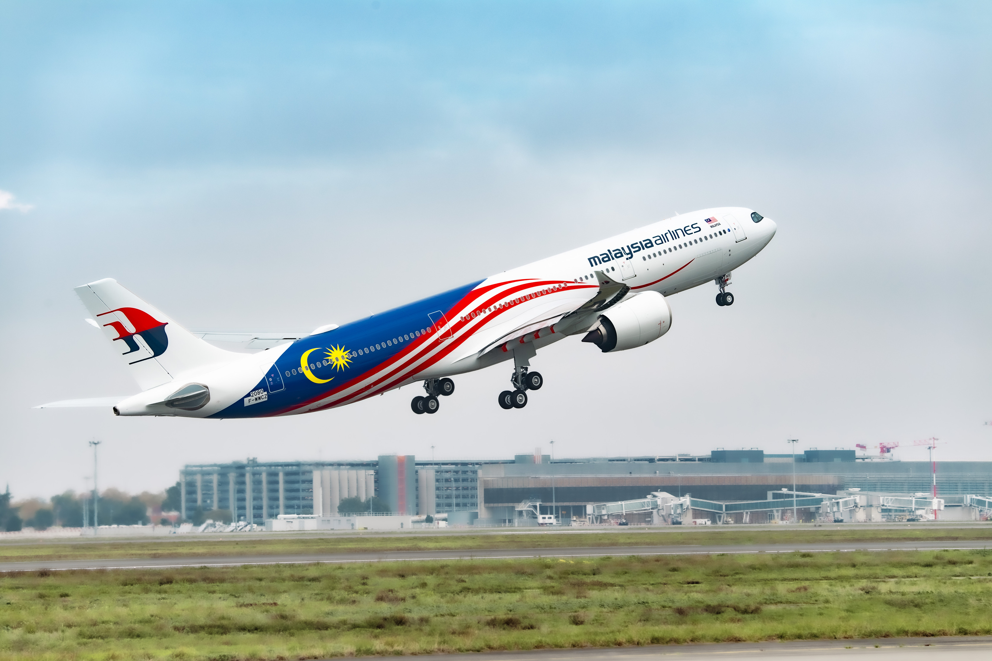 Malaysia Airlines annual profit down, citing operational headwinds