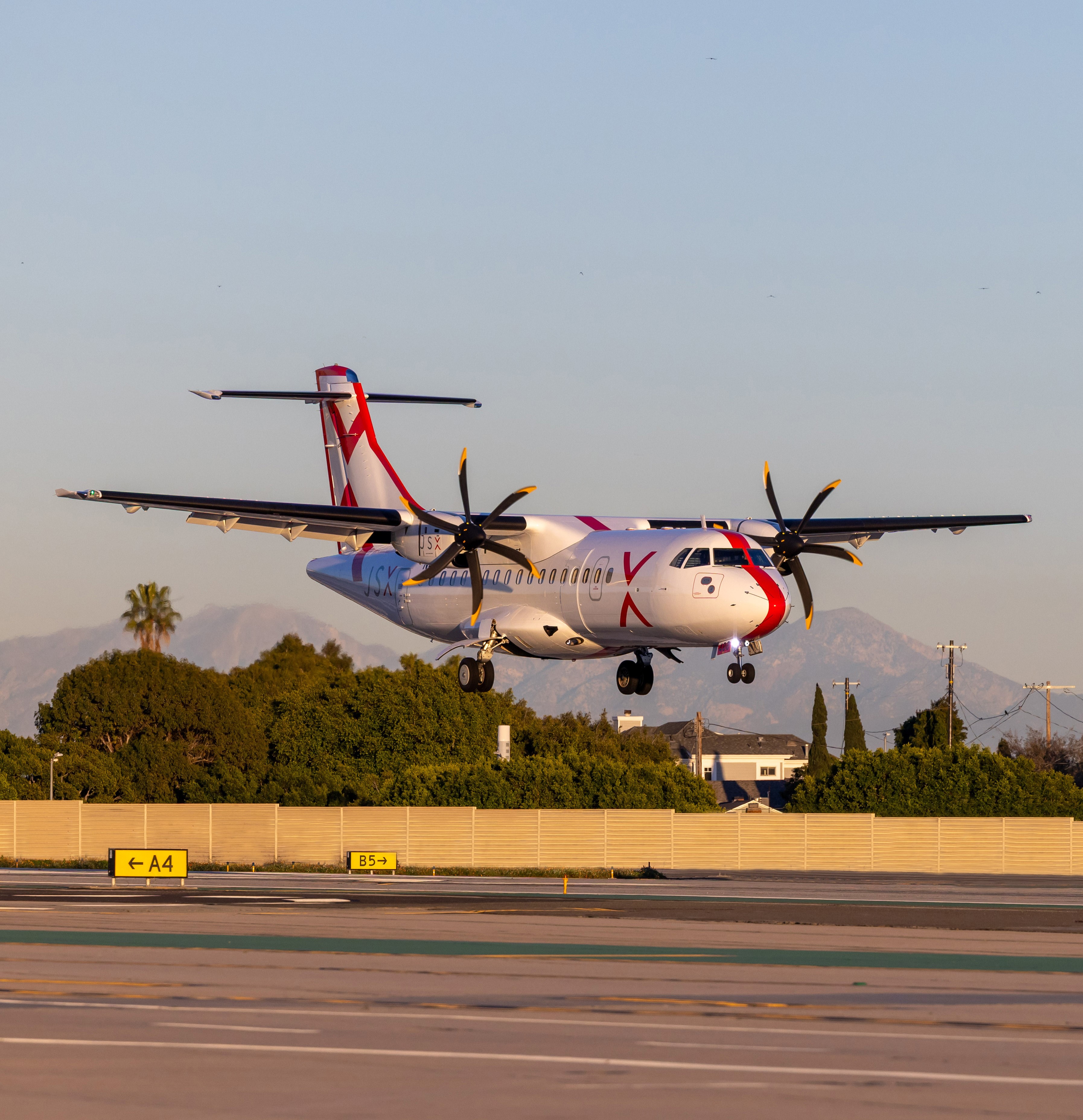 TrueNoord delivers two ATR 42-600s to JSX