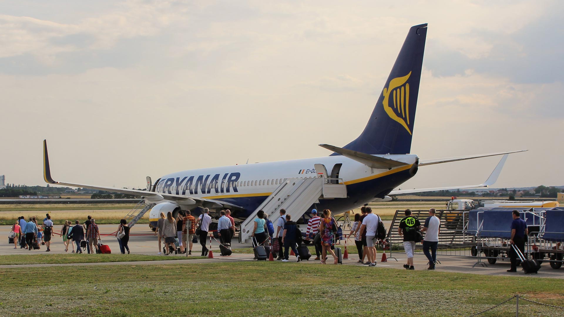 Ryanair claims online travel agents are charging passengers more than twice its ticket prices