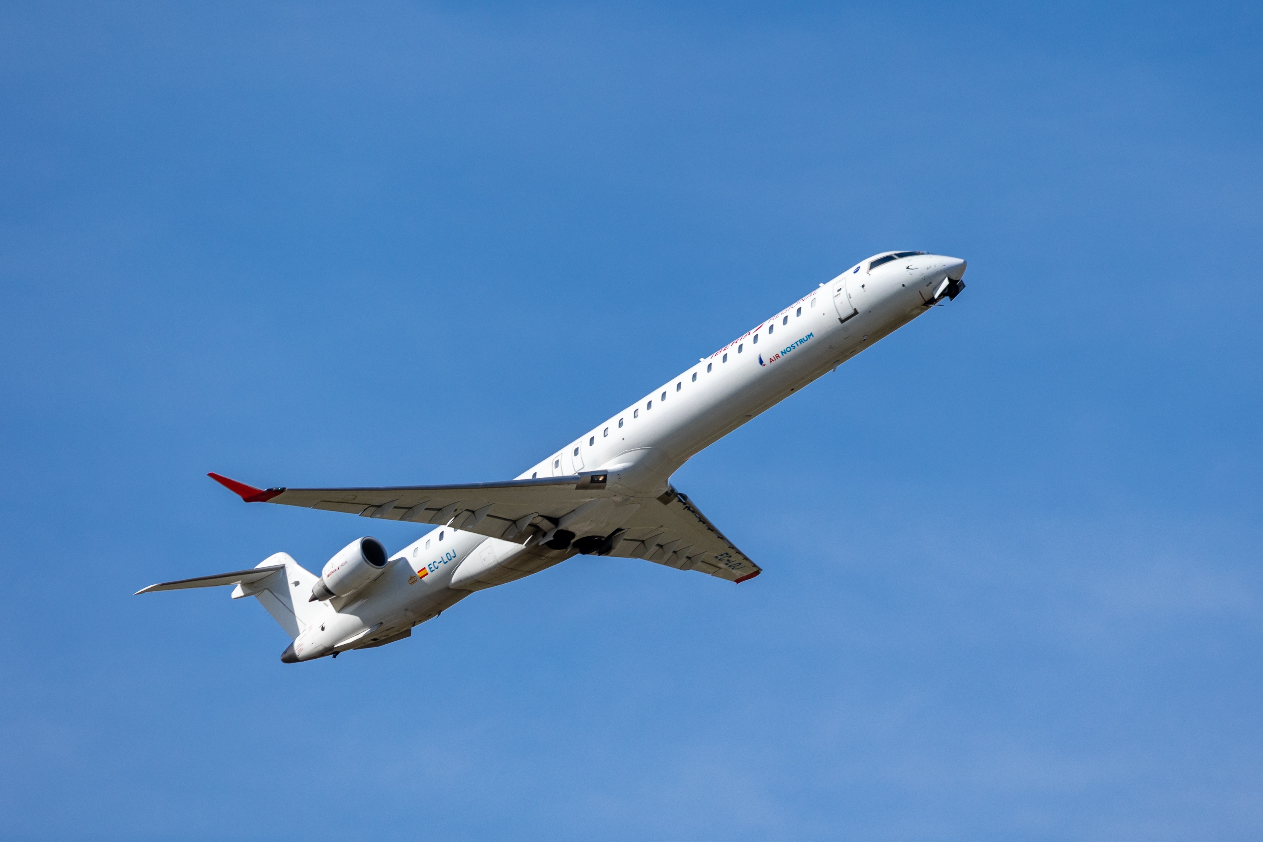 Jetcraft Commerical delivers two CRJ 1000 jets to Air Nostrum