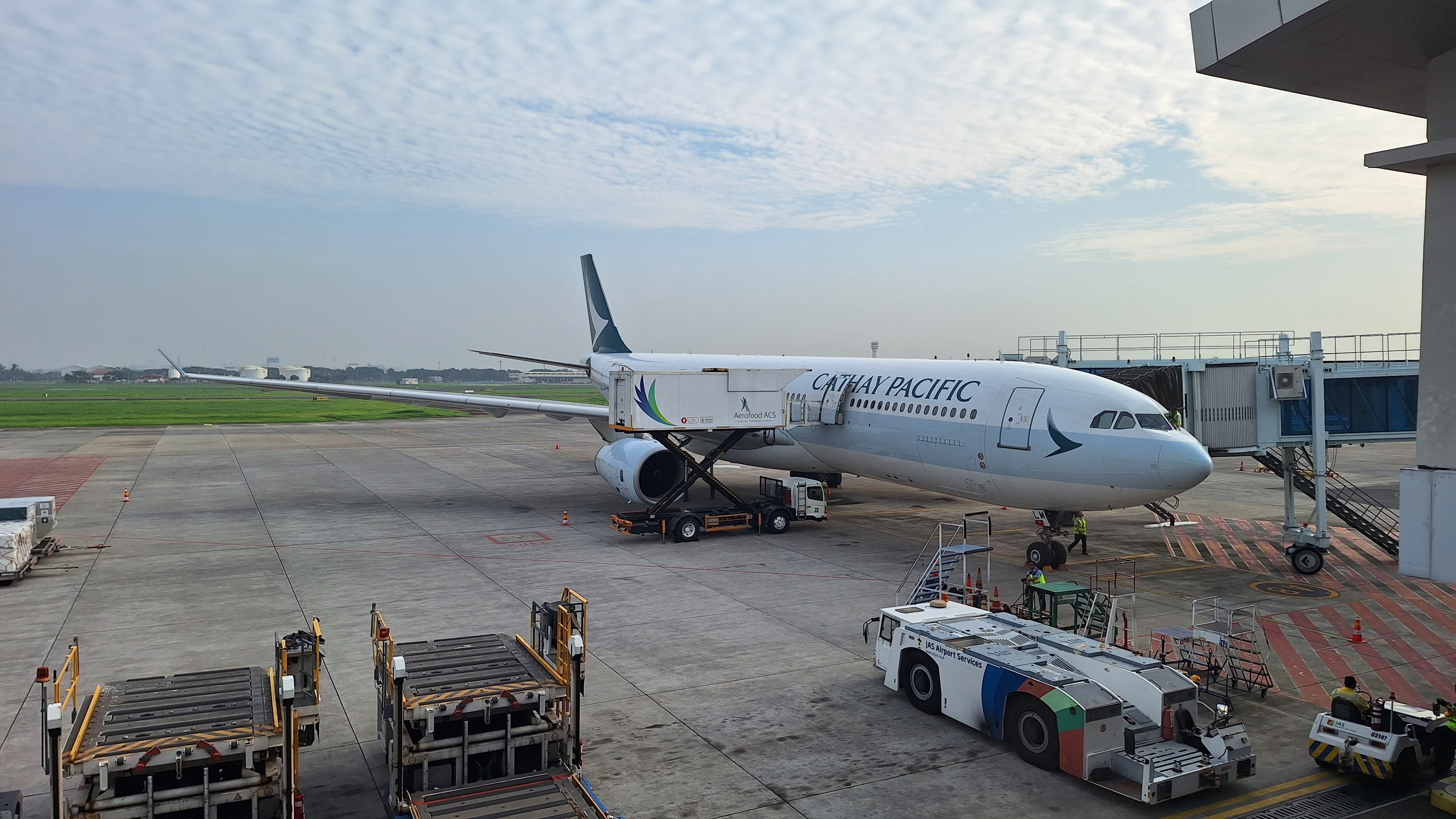 Cathay Pacific places order for 14 additional 777-9 aircraft; reports second quarter results