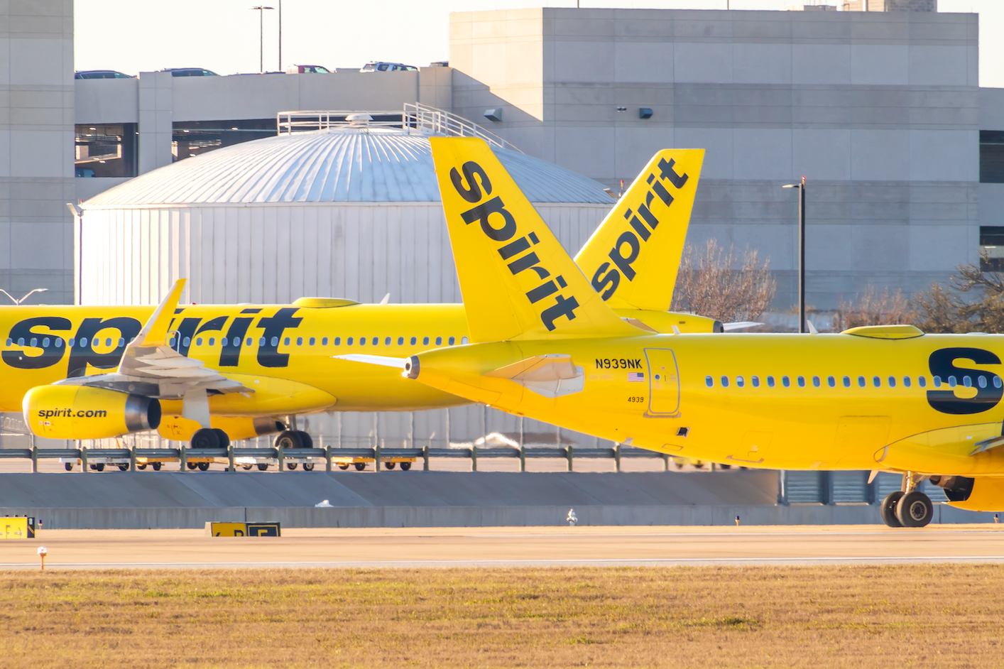 Spirit Airlines to reduce fleet, raise cash in deal with AerCap
