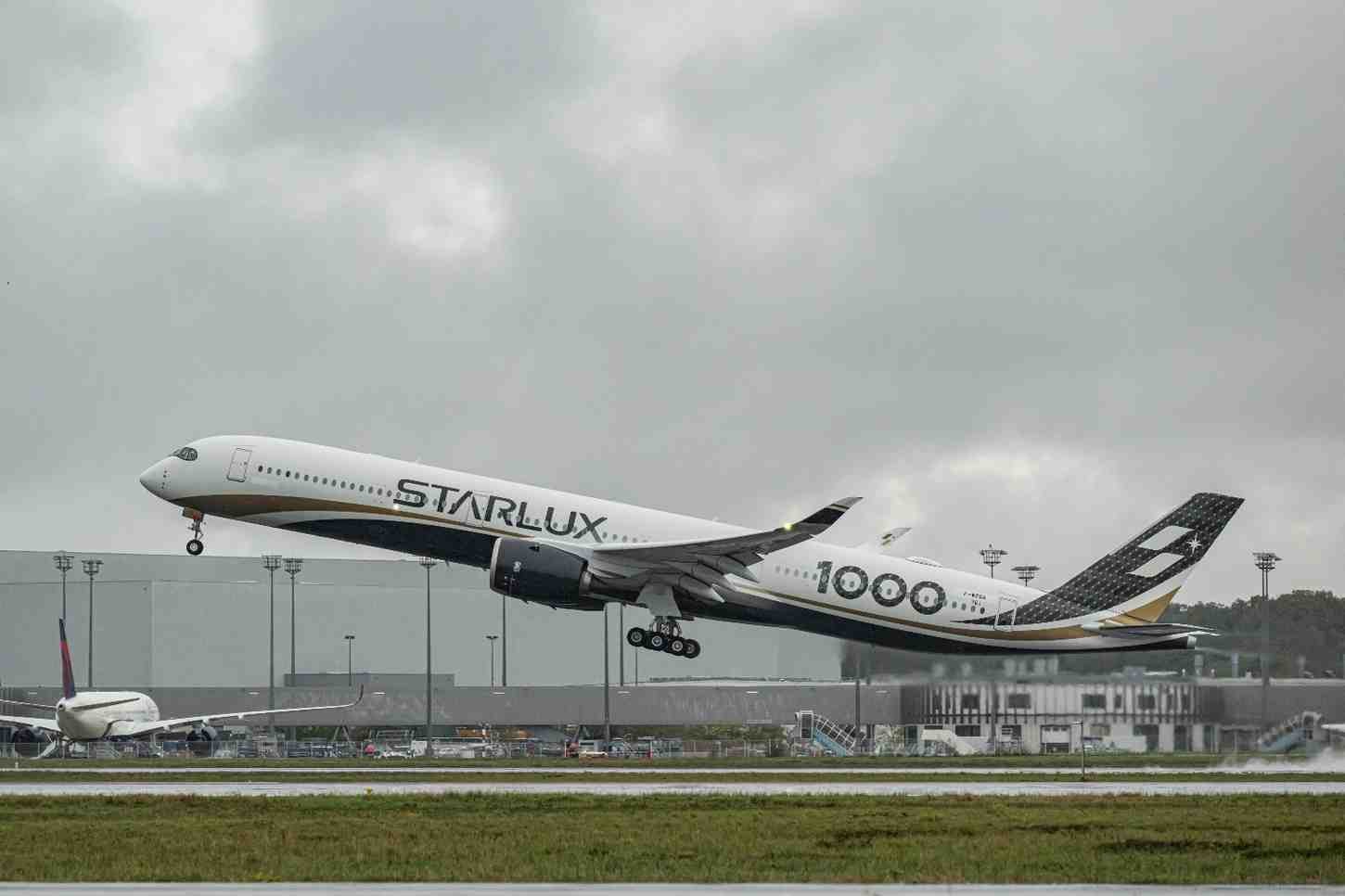 STARLUX takes delivery of first Airbus A350-1000