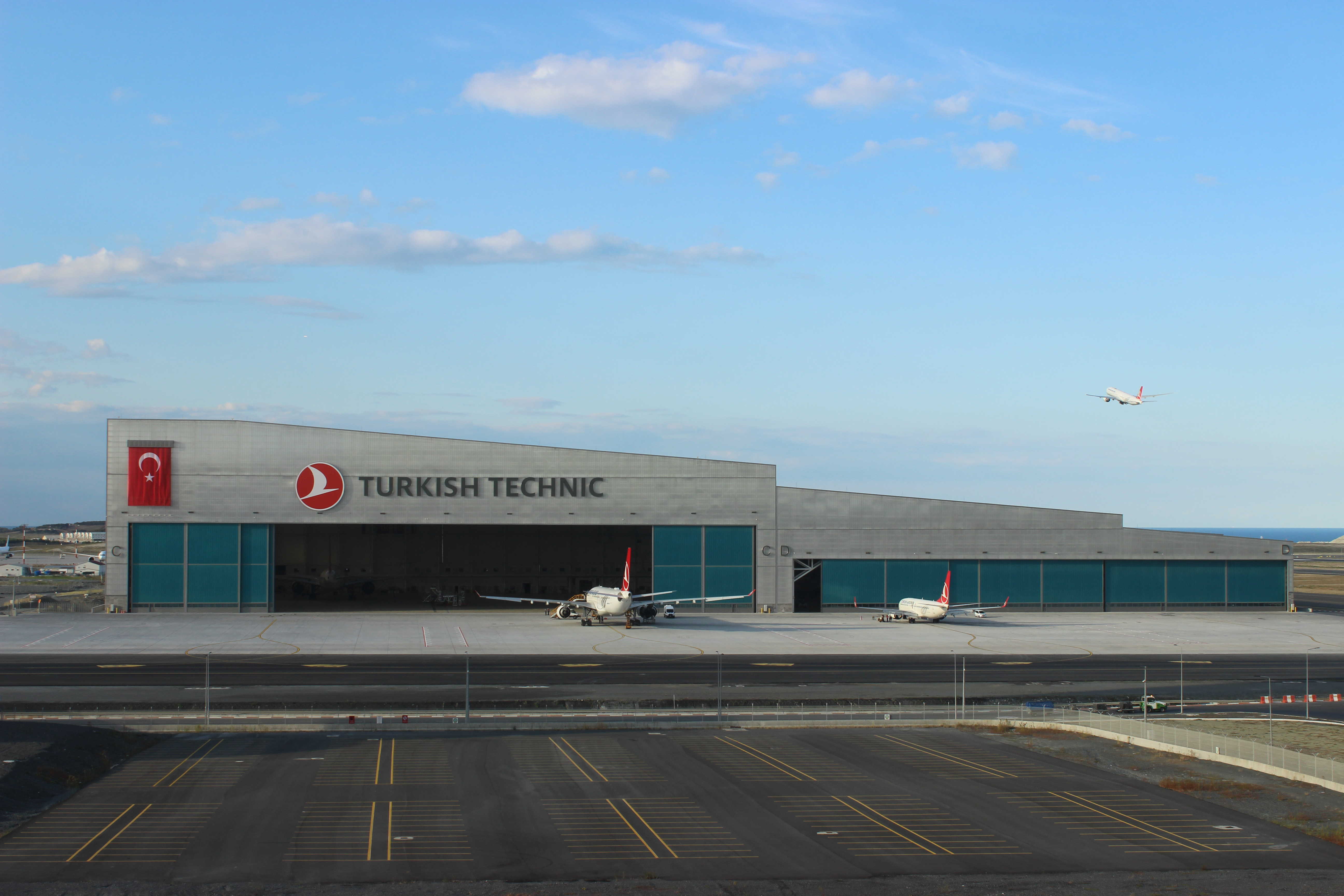 Turkish Technic signs MRO partnerships with Corendon Airlines, LOT Polish Airlines