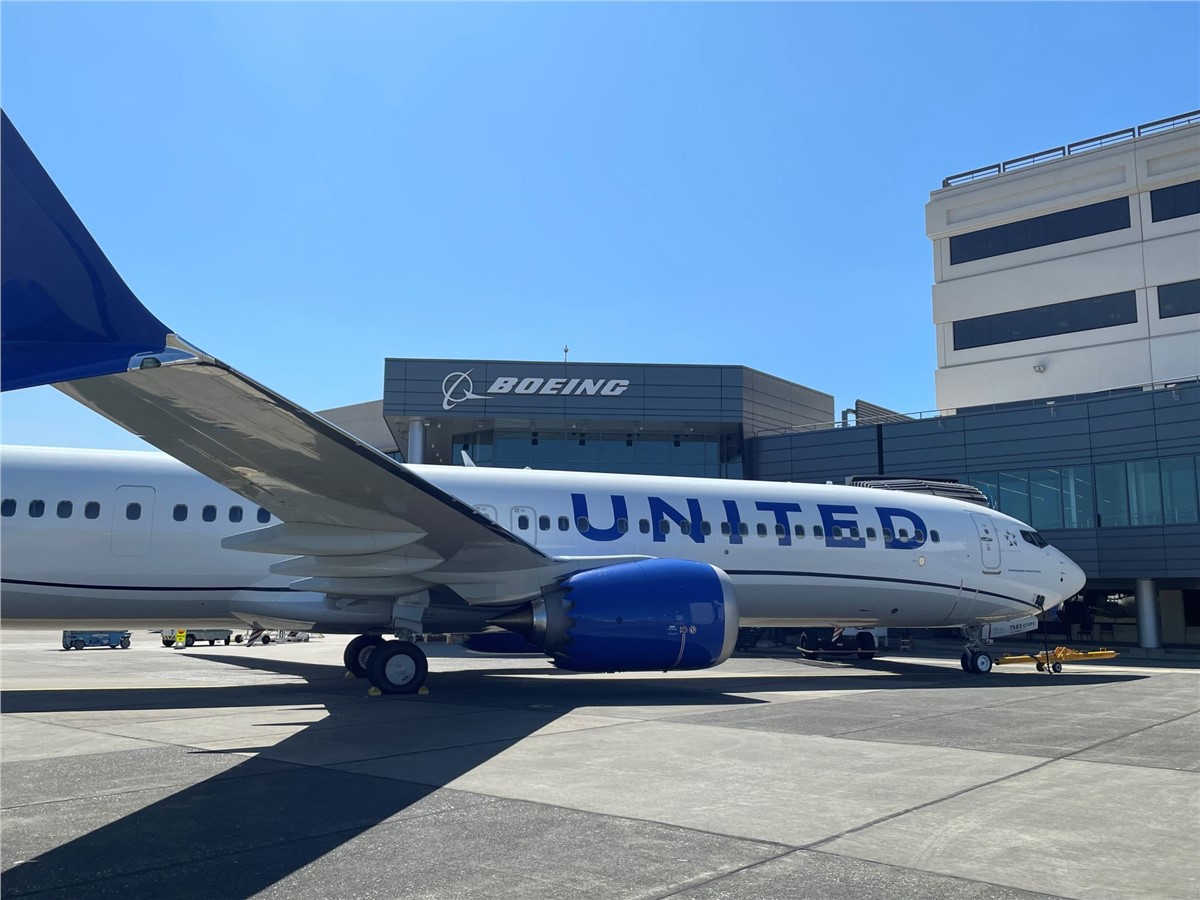 United receives FAA certification for first Starlink-equipped mainline aircraft