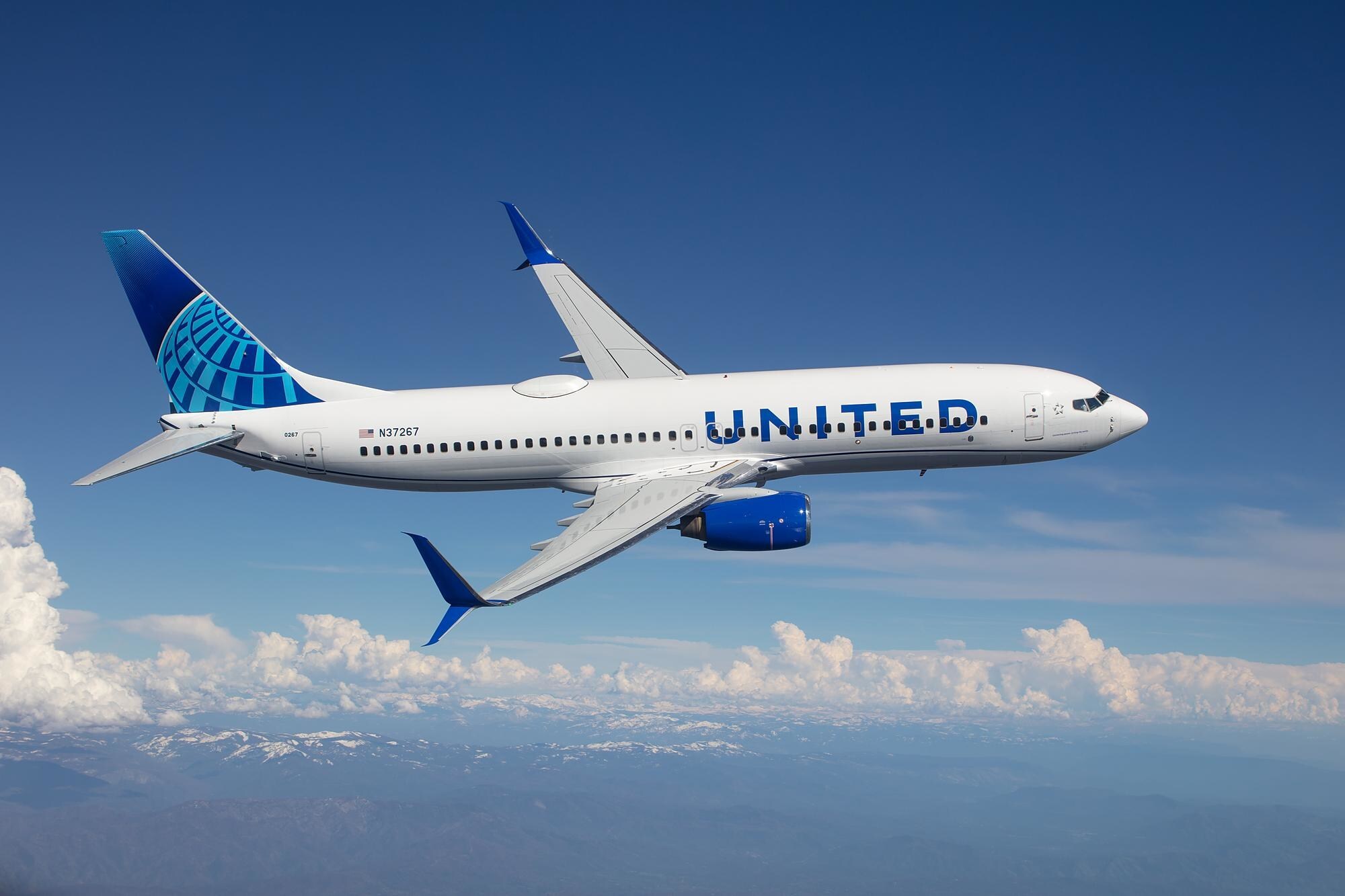 United Airlines reports accelerated demand in July, raises guidance
