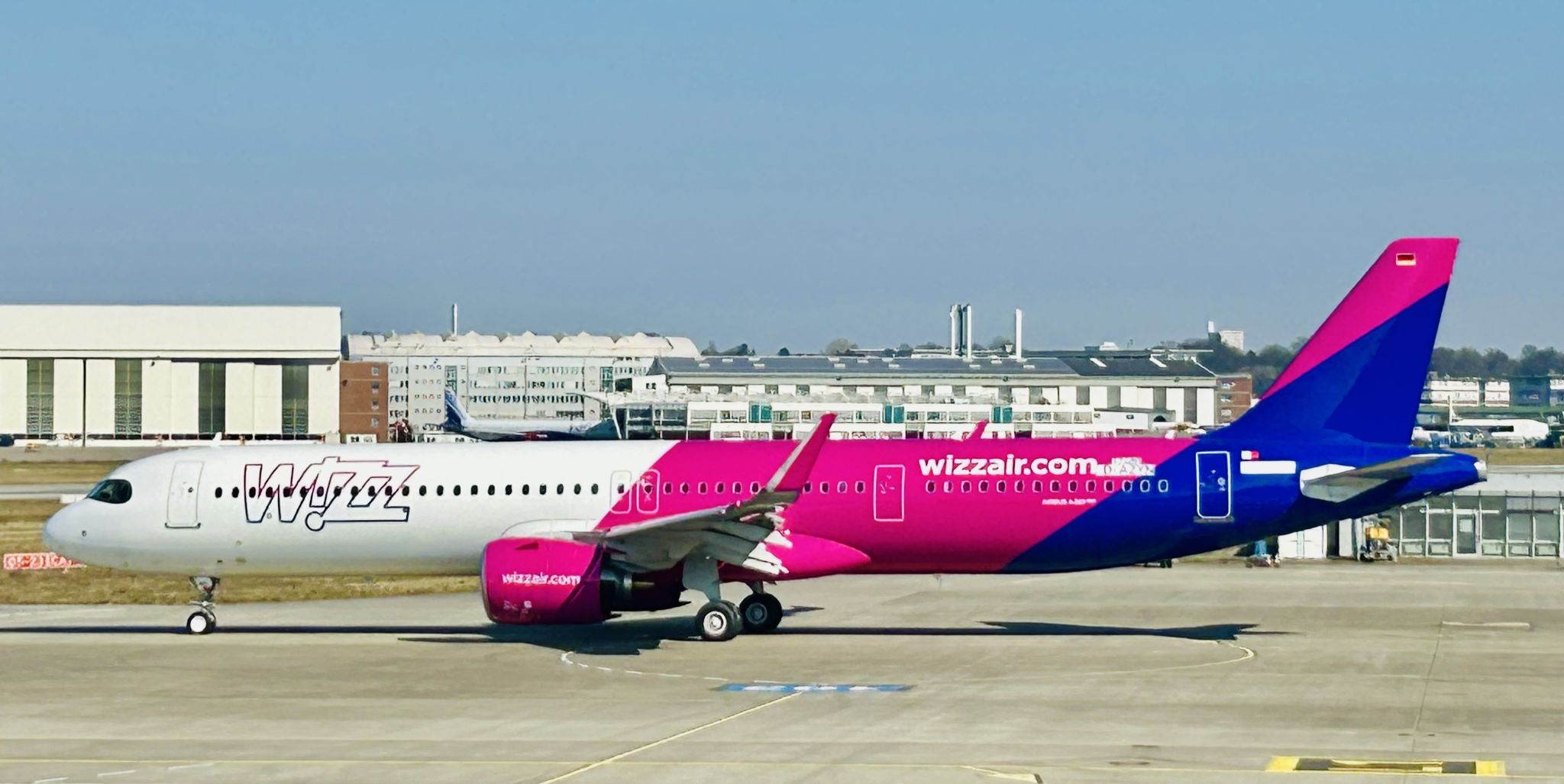 Wizz Air CEO receives substantial pay increase despite operating profit drop