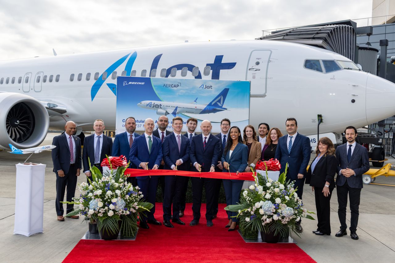 Turkish Airlines receives first 737 MAX 8 from AerCap