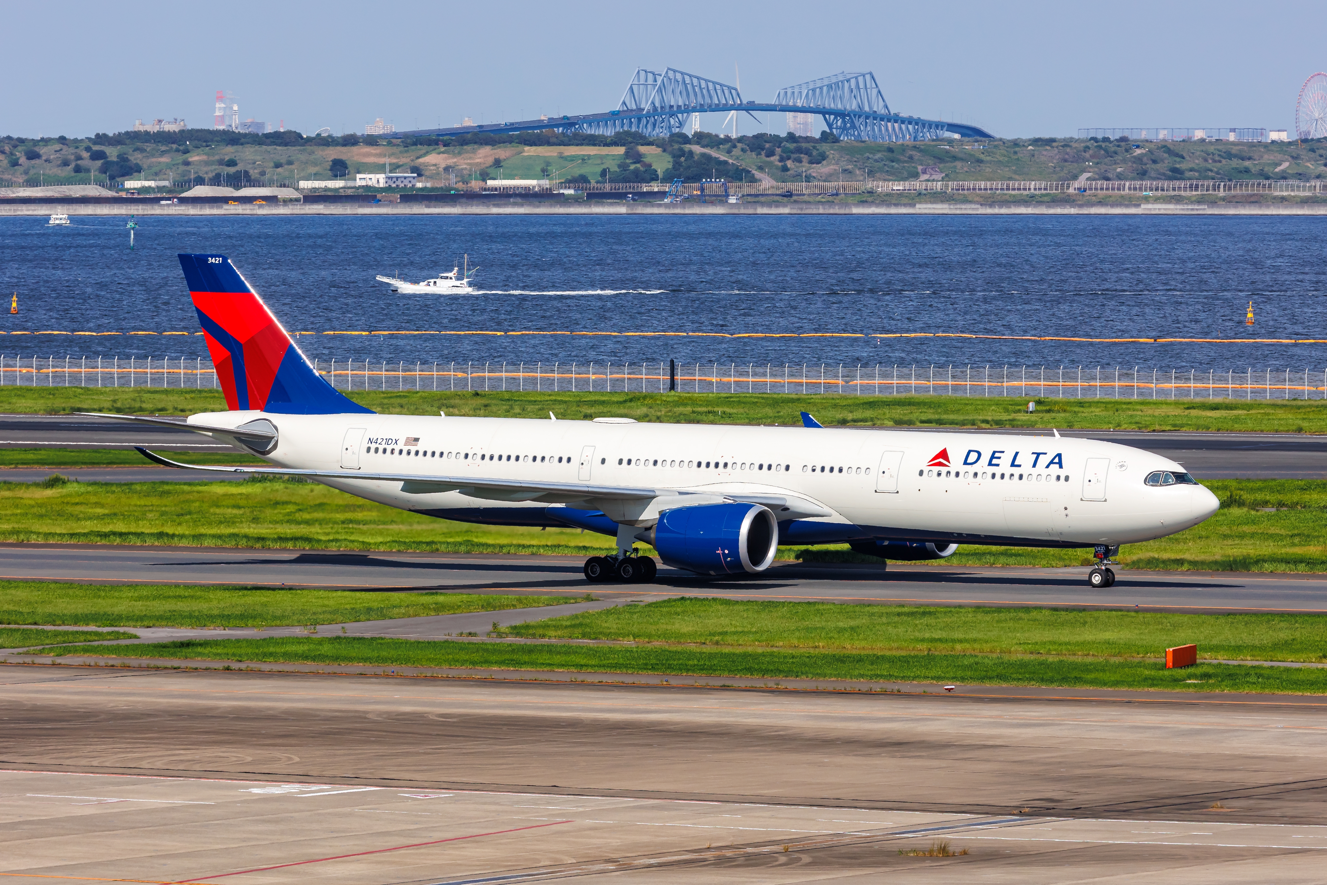 Delta flight diverts after 25 injured by "significant" turbulence