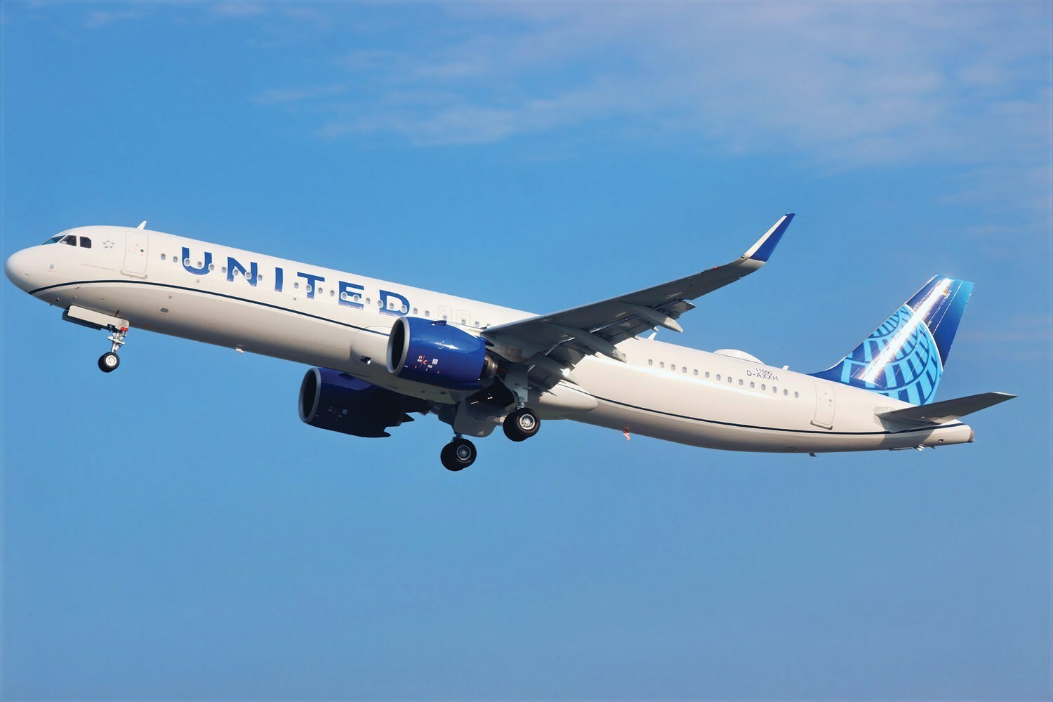 United Airlines issues cautious 2025 outlook, warning of potential Q2 revenue drop