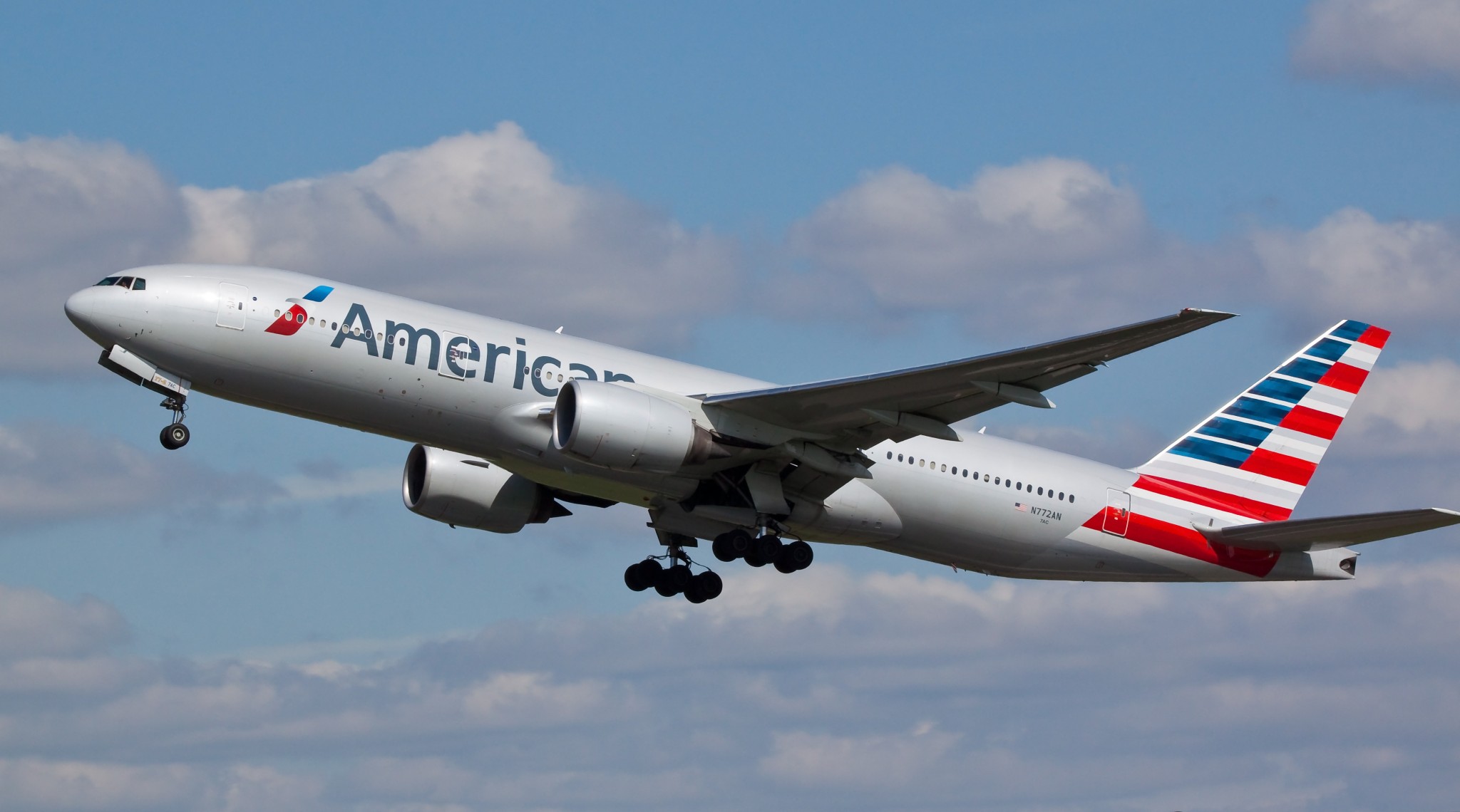 American Airlines Group Reports August Traffic