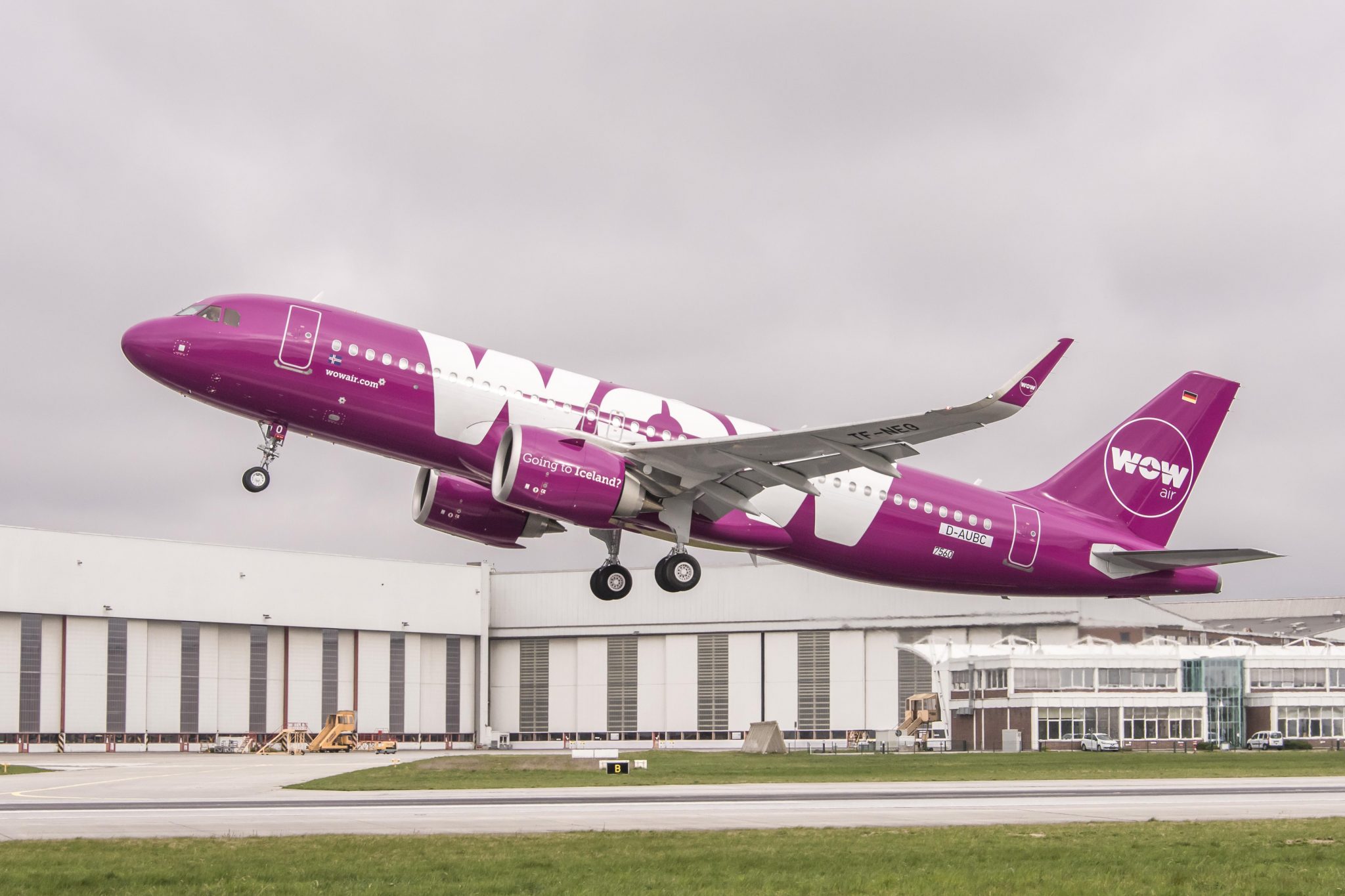 Wow Air acquires first Airbus A320neo