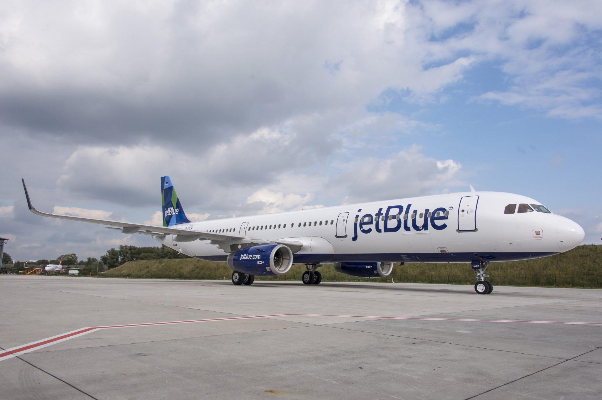 JetBlue mandates face covering on flights 
