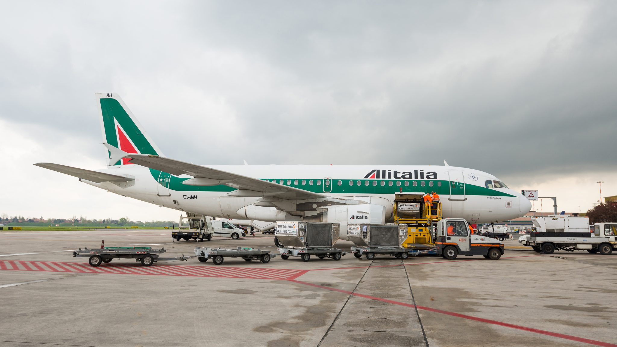 Alitalia transfers flights due to Milan Linate airport closure