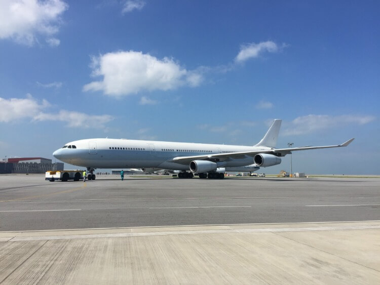 AerFin takes delivery of final three A340-300 from Cathay Pacific