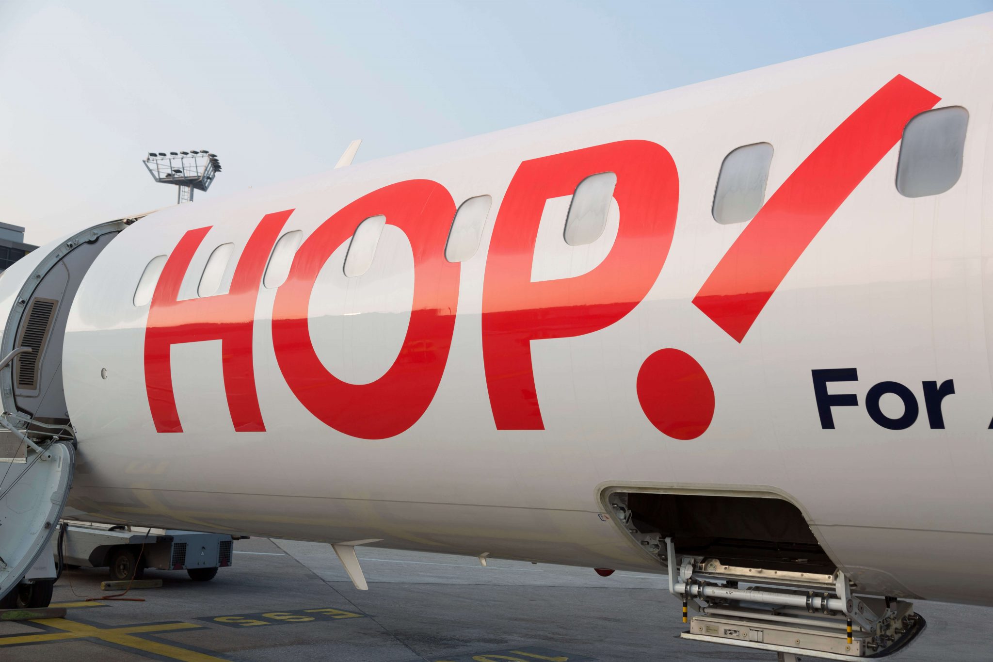 Hop! pilots threaten to strike over Christmas