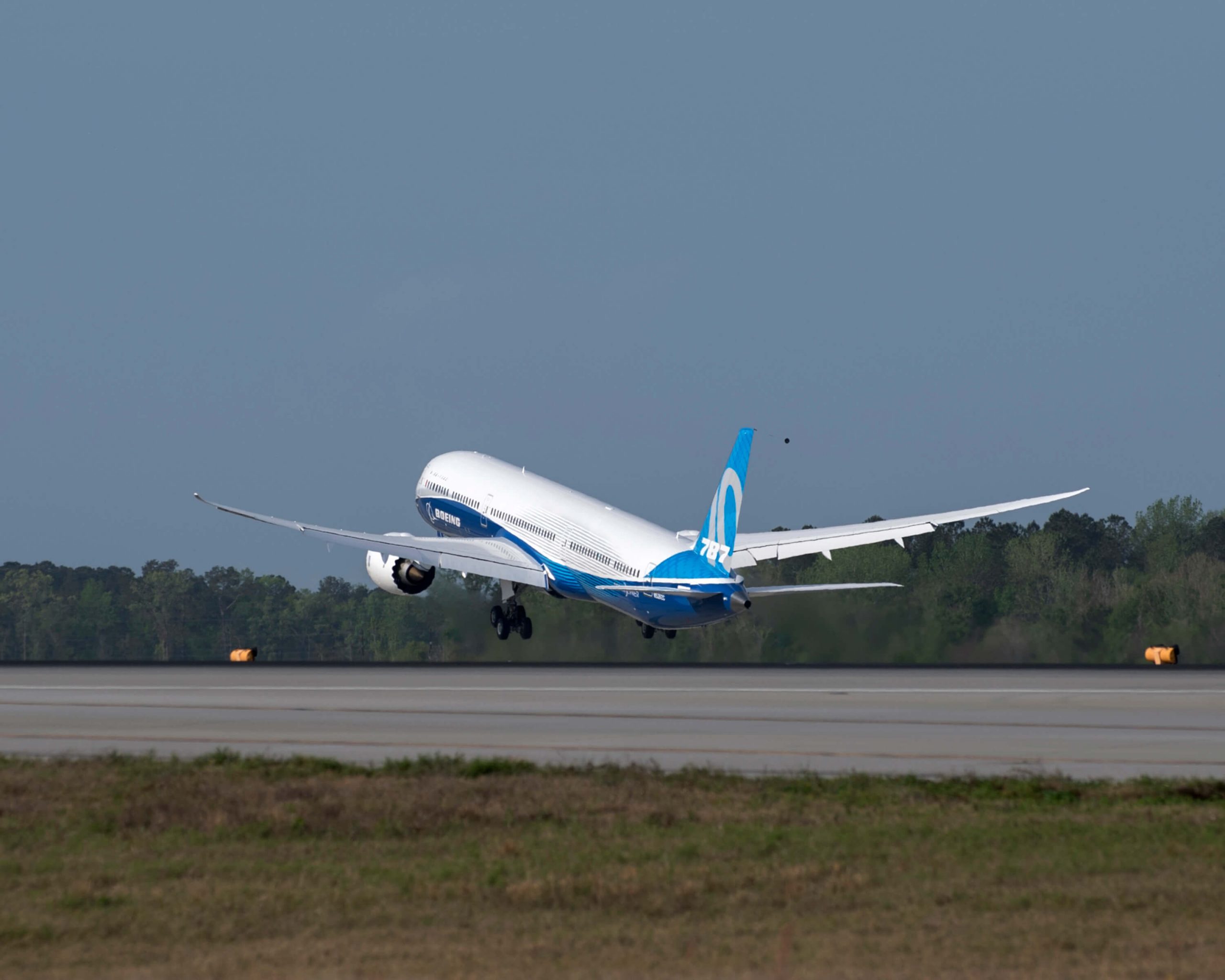 Two Boeing 787 Dreamliners acquired by CALC