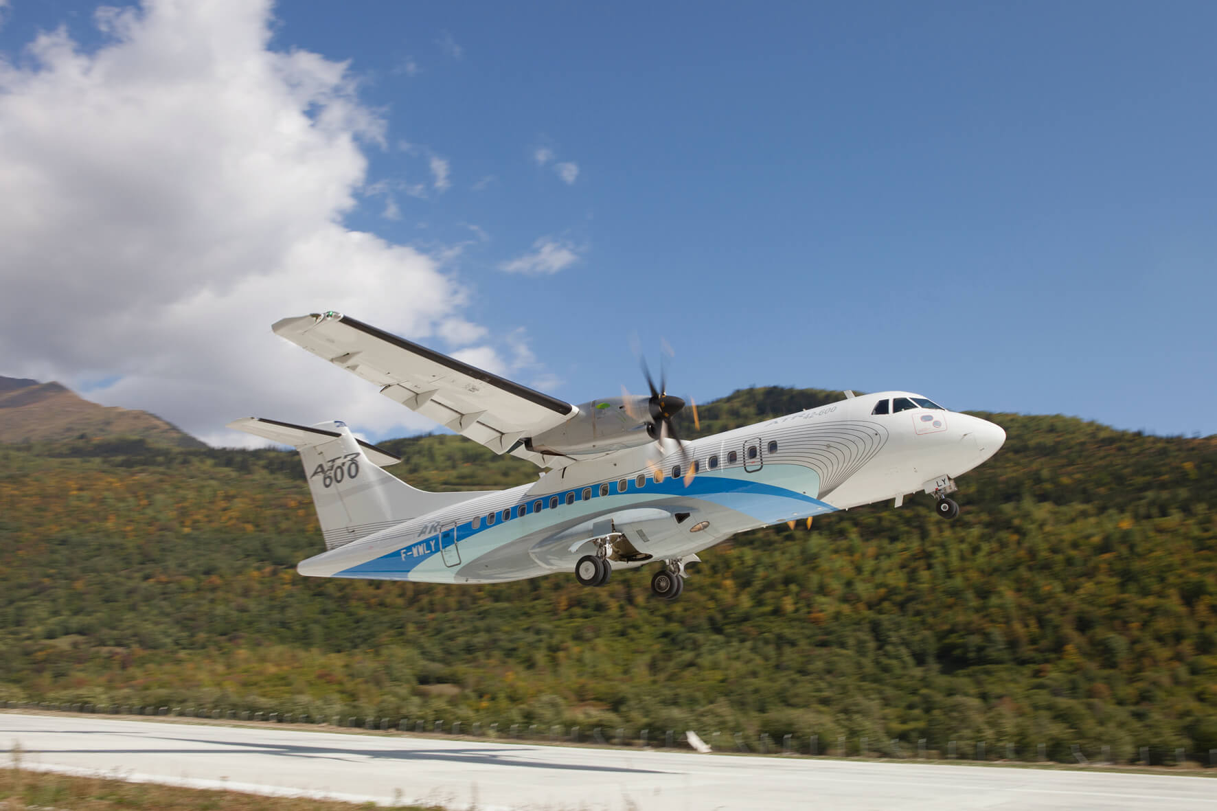 NAC delivers one ATR 42-600 and sells one ATR 72-600