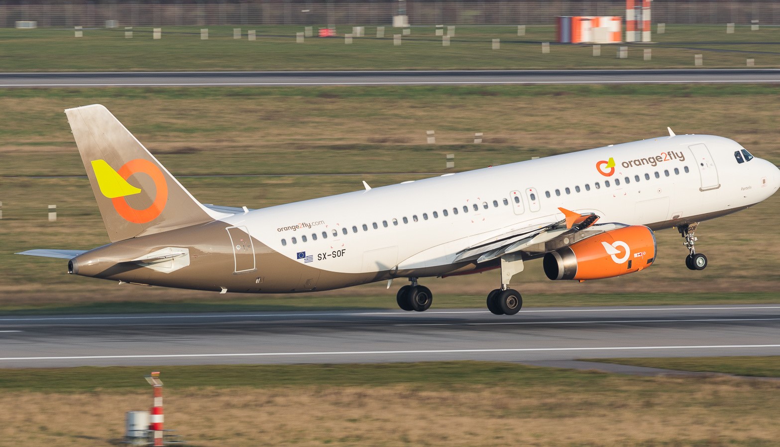 Air Charter Service marketing one A320 for Orange2Fly