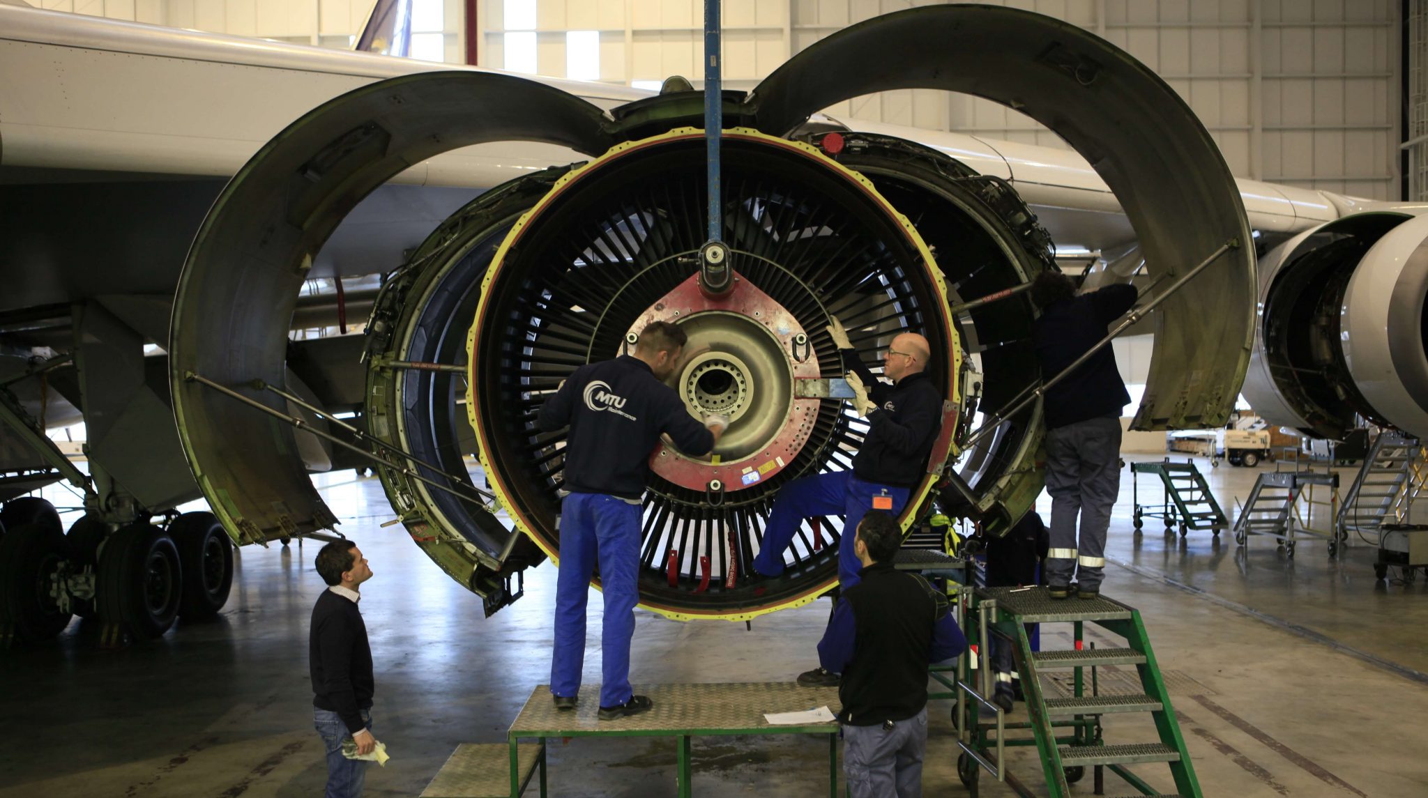 MTU Aero Engines issues higher and more concrete forecast at half-year