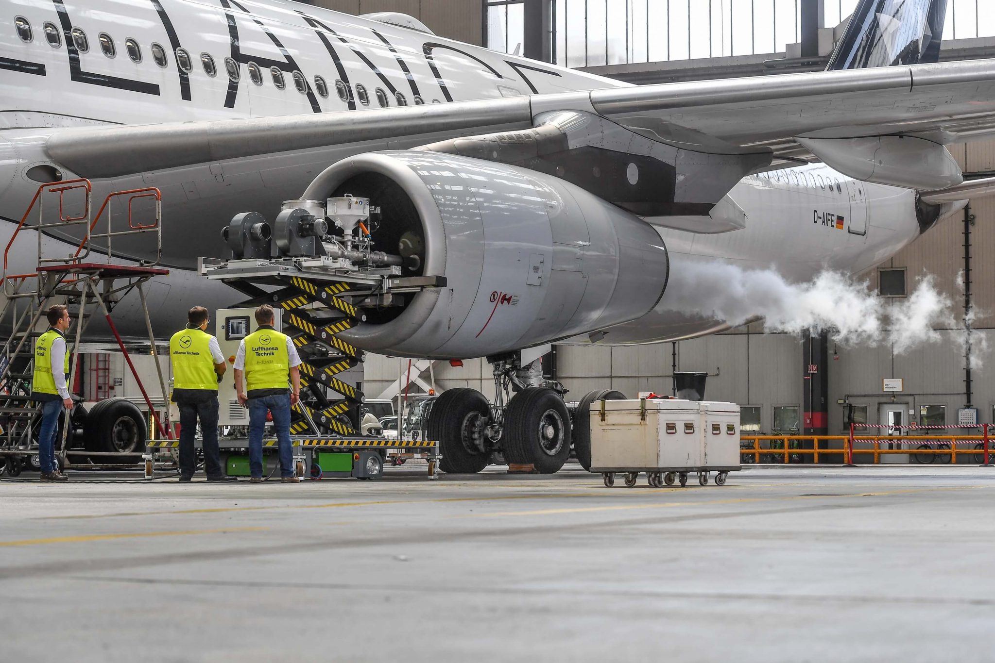 First engine wash with carbon dioxide pellets worldwide