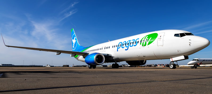 GECAS delivers first 737-900ERs to Pegas Fly