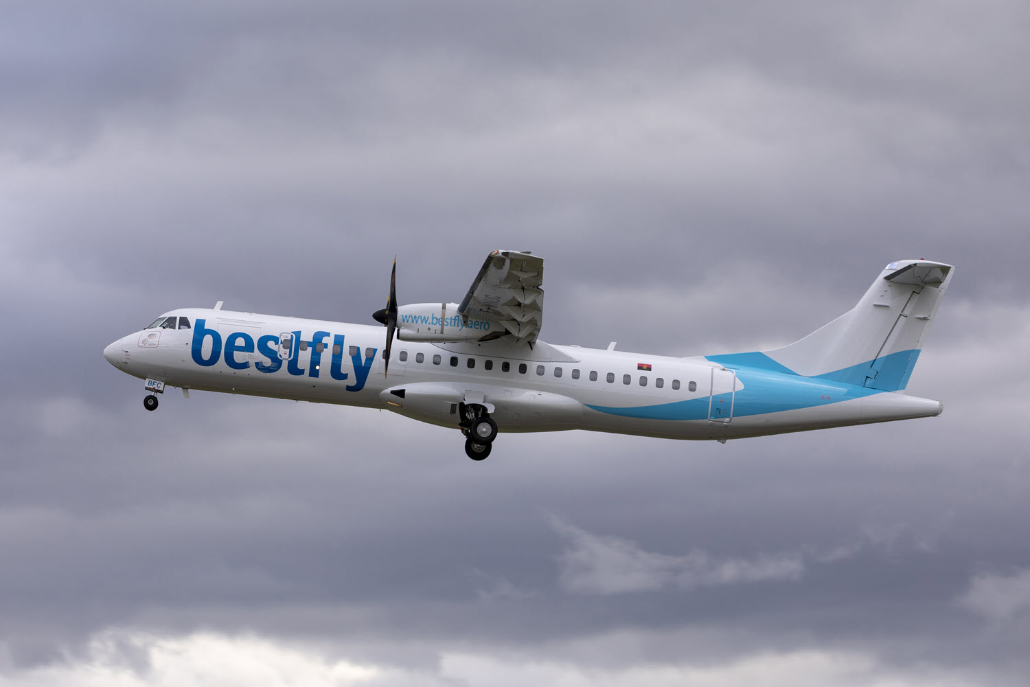 Angolan private airline Bestfly leases two ATR 72-600s from Acia Aero