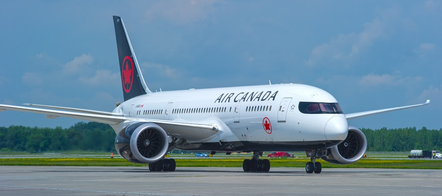 Air Canada B787 forced to make landing following windshield crack
