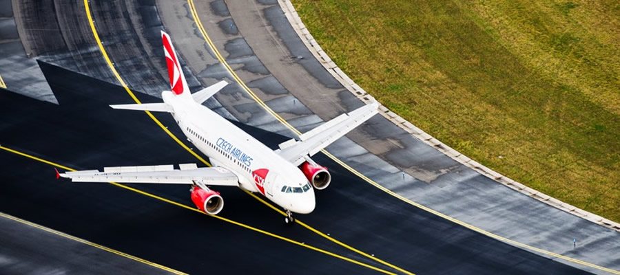Air Lease Corporation leases four new A220-300 to Czech Airlines