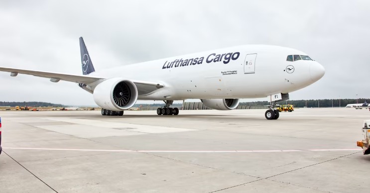 Lufthansa Cargo adds third A321 converted freighter