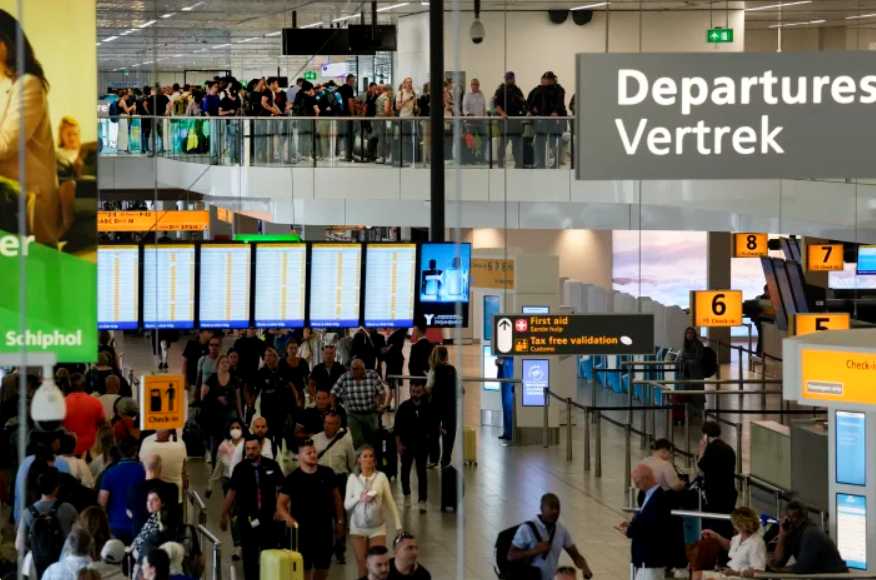 Schiphol Airport CEO quits amidst rising chaos due to staff shortage