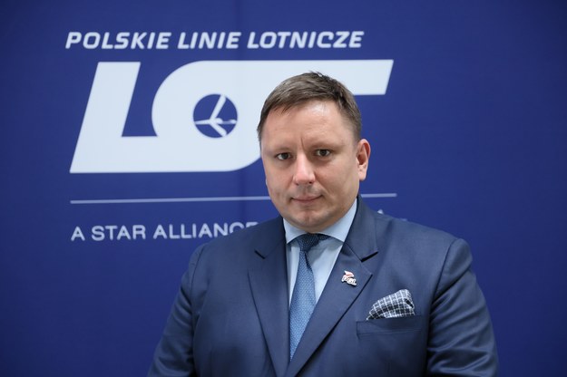 LOT Polish Airlines dismisses CEO Rafal Milczarski