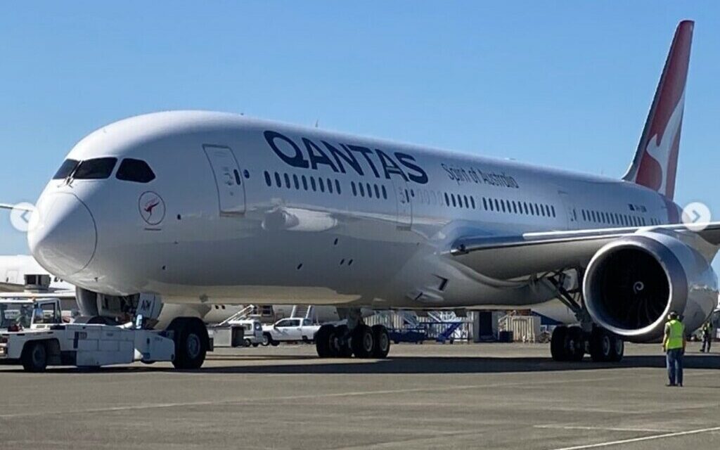 Qantas takes delivery of 13th 787-9 Dreamliner