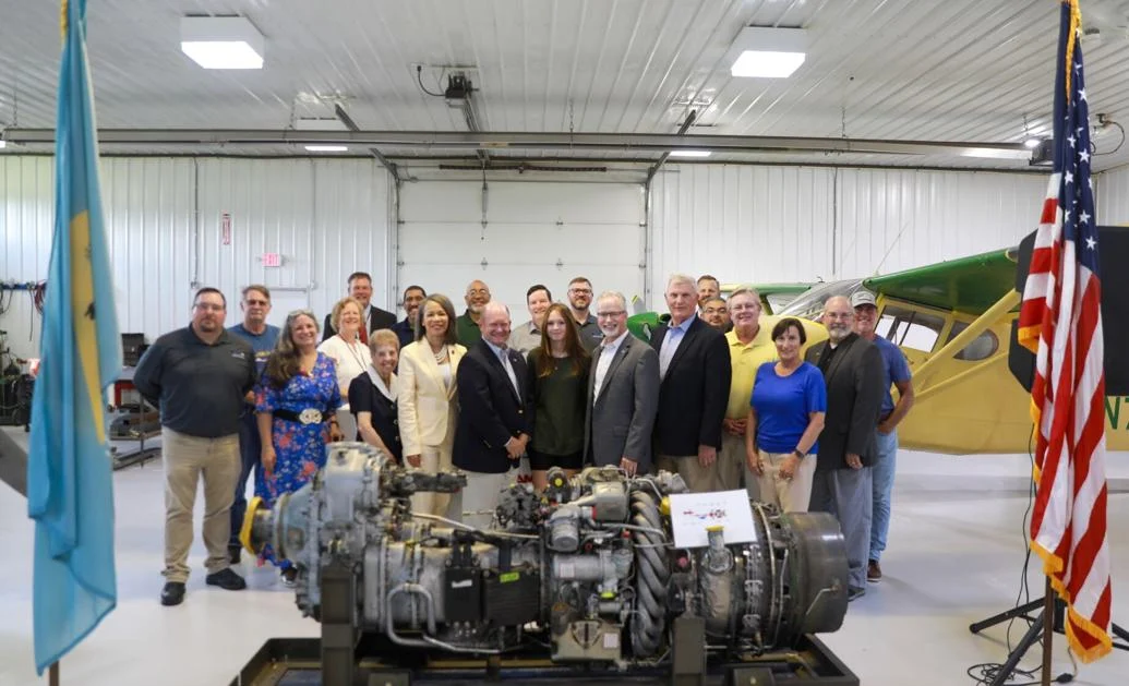 Piedmont Airlines donates a Pratt & Whitney engine to aviation school