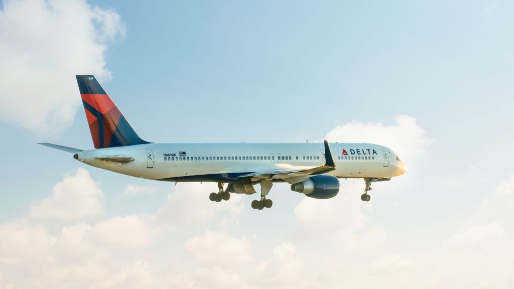 Delta Air Lines 757 loses nose wheel tyre on runway in Atlanta