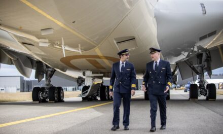 Etihad enables pilots to fly both A350 and A380 aircraft
