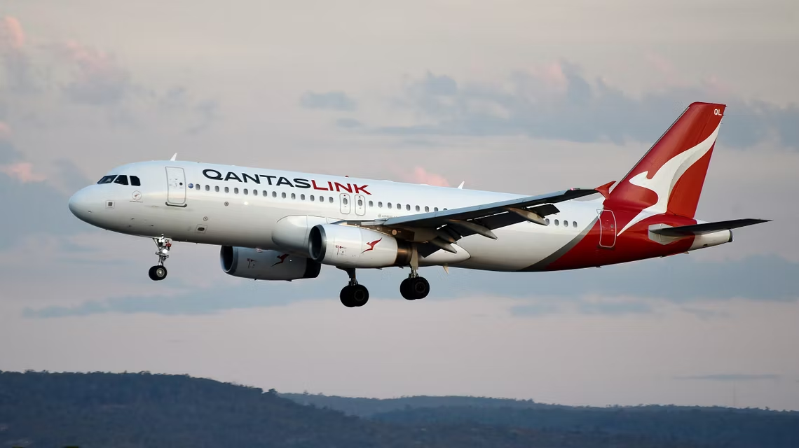Pilots of Qantas subsidiary to strike for 24 hours